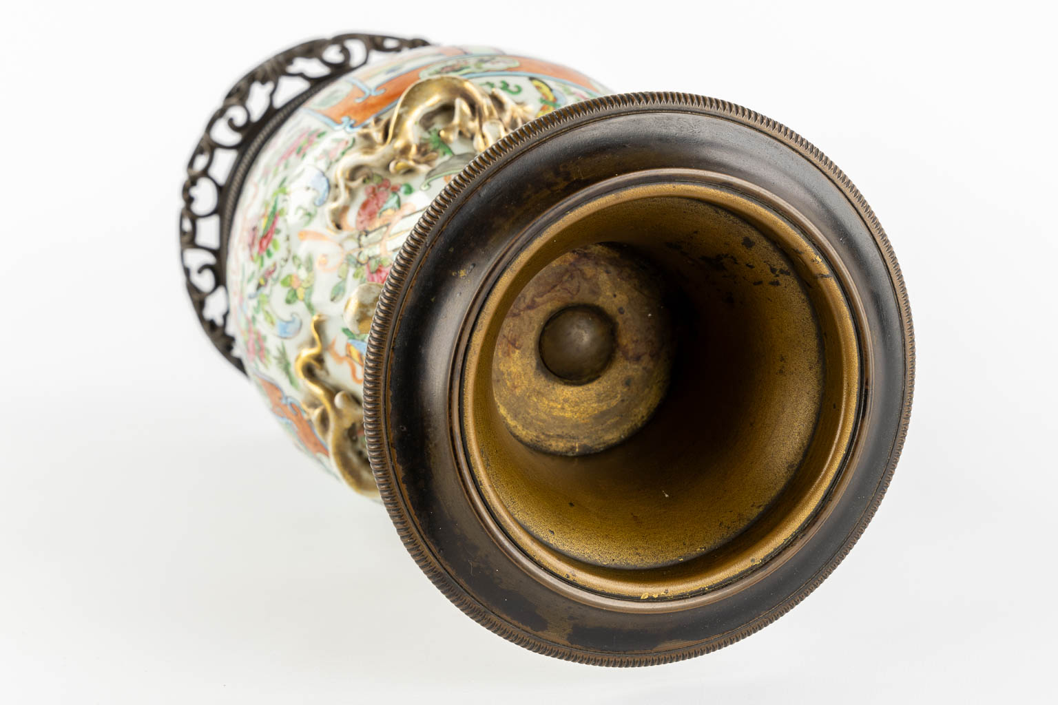 A pair of Japanese Kutani vases, mounted with bronze. Added a Chinese Canton vase. (L:24 x W:27 x H:56 cm)