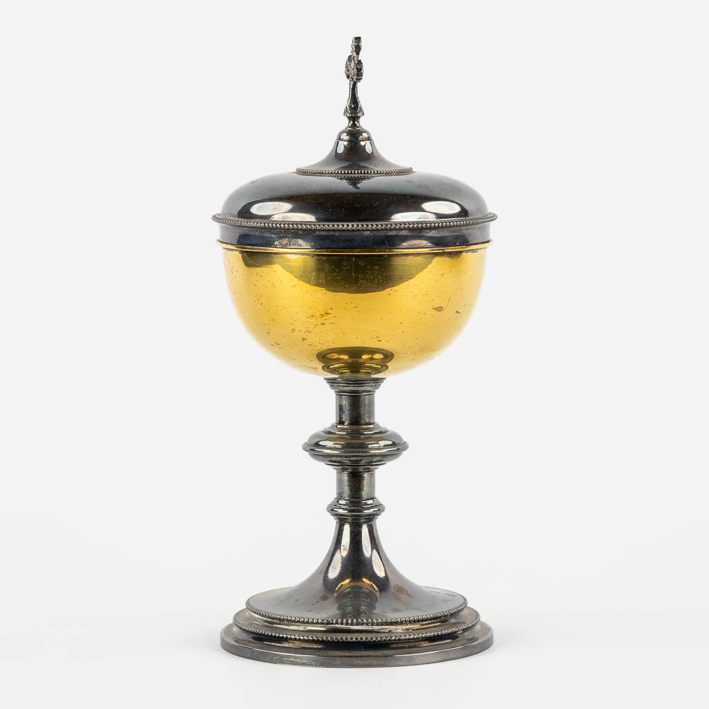 A small ciboria with cuppa, Paris, France, 1819-1838. Added ciboria. (H:28 x D:13 cm).  Church use.