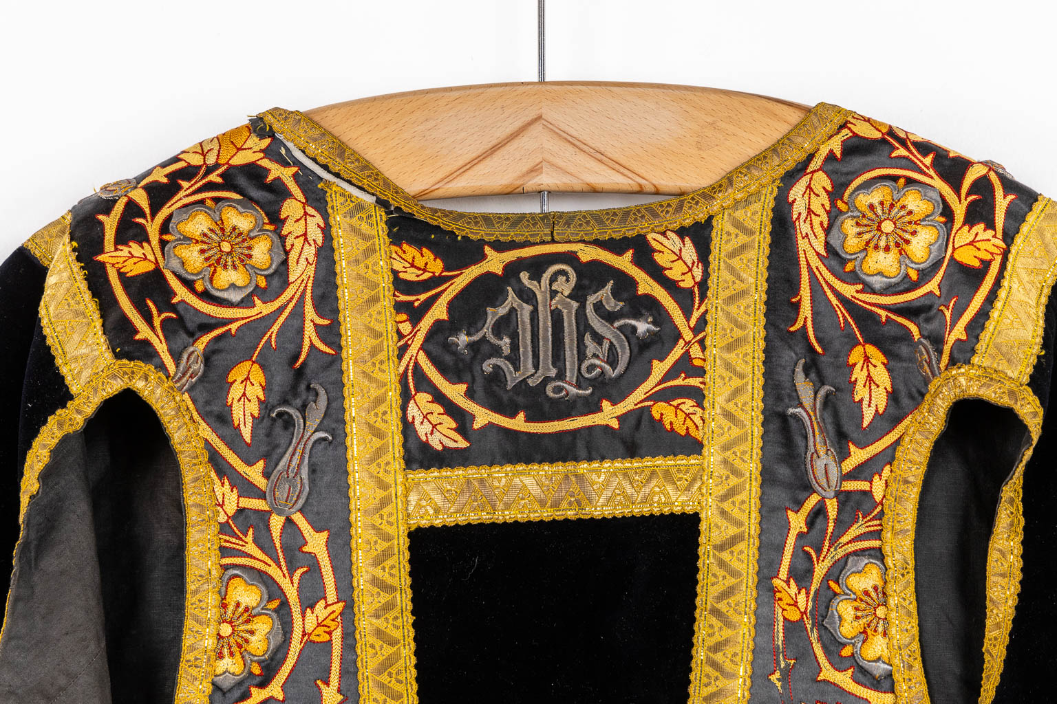 A Cope, Roman Chasuble and Two Dalmatics, stola and maniple. Thick gold and silver brocade emboideries. 