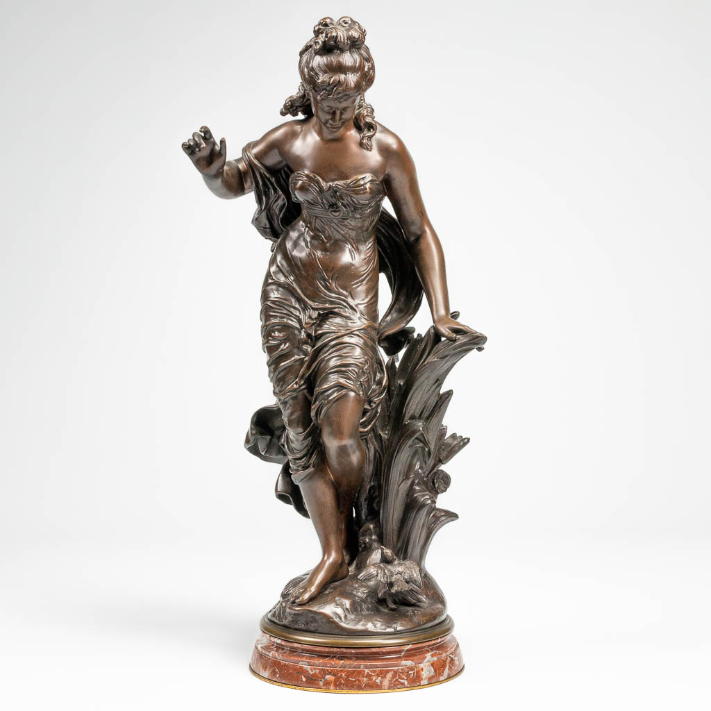Verdwijnen Rode datum opgraven Auguste MOREAU (1834-1917) 'Jeune fille à l'oiseau' een bronzen beeld op  marmer draaisokkel. | Flanders Auctions