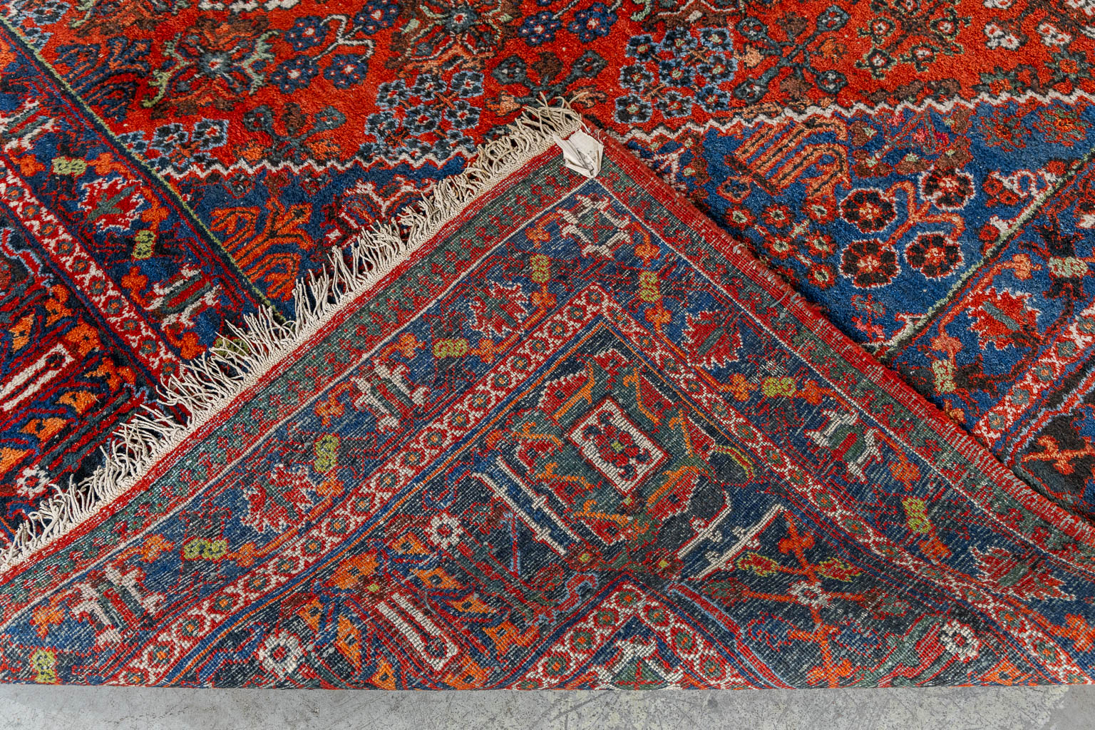 A large Oriental hand-made carpet, Djoshgan, Tabriz. (L:432 x W:326 cm)