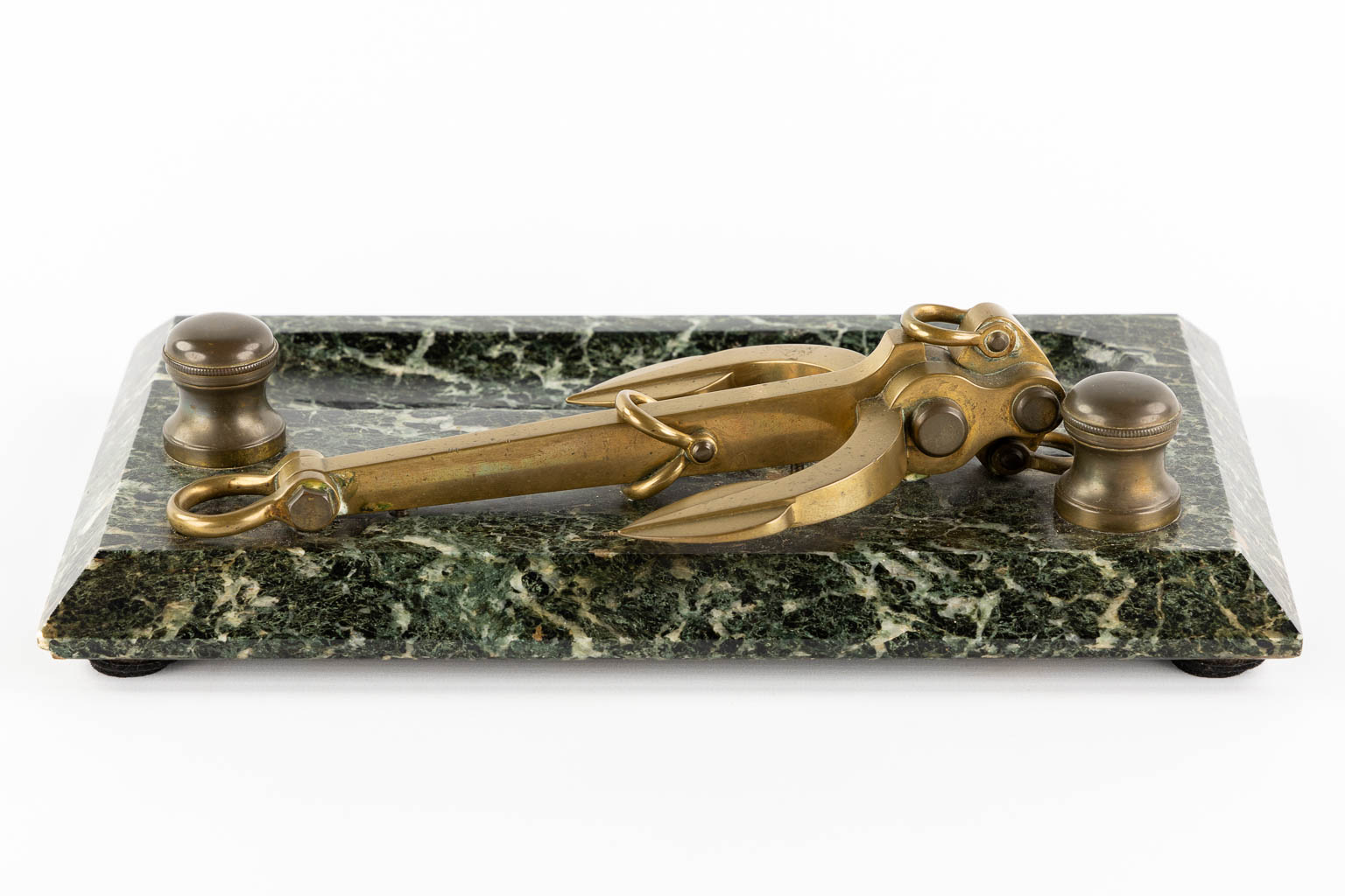 A large inkwell, marble with a bronze anchor. (L:20,5 x W:33,5 cm)