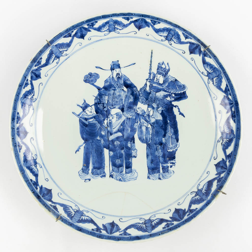 3 grote Chinese borden, blauw-wit. (D:45 cm)