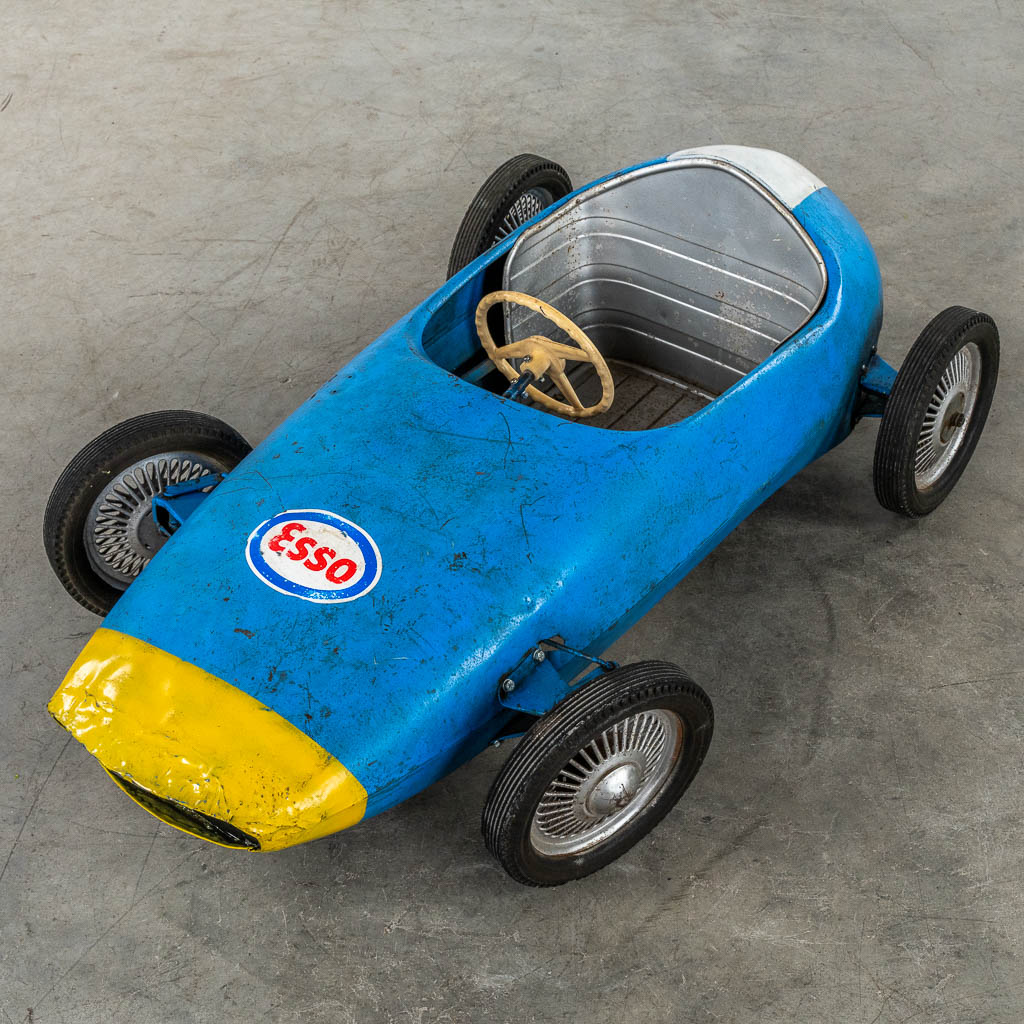 A vintage Ferrari Children