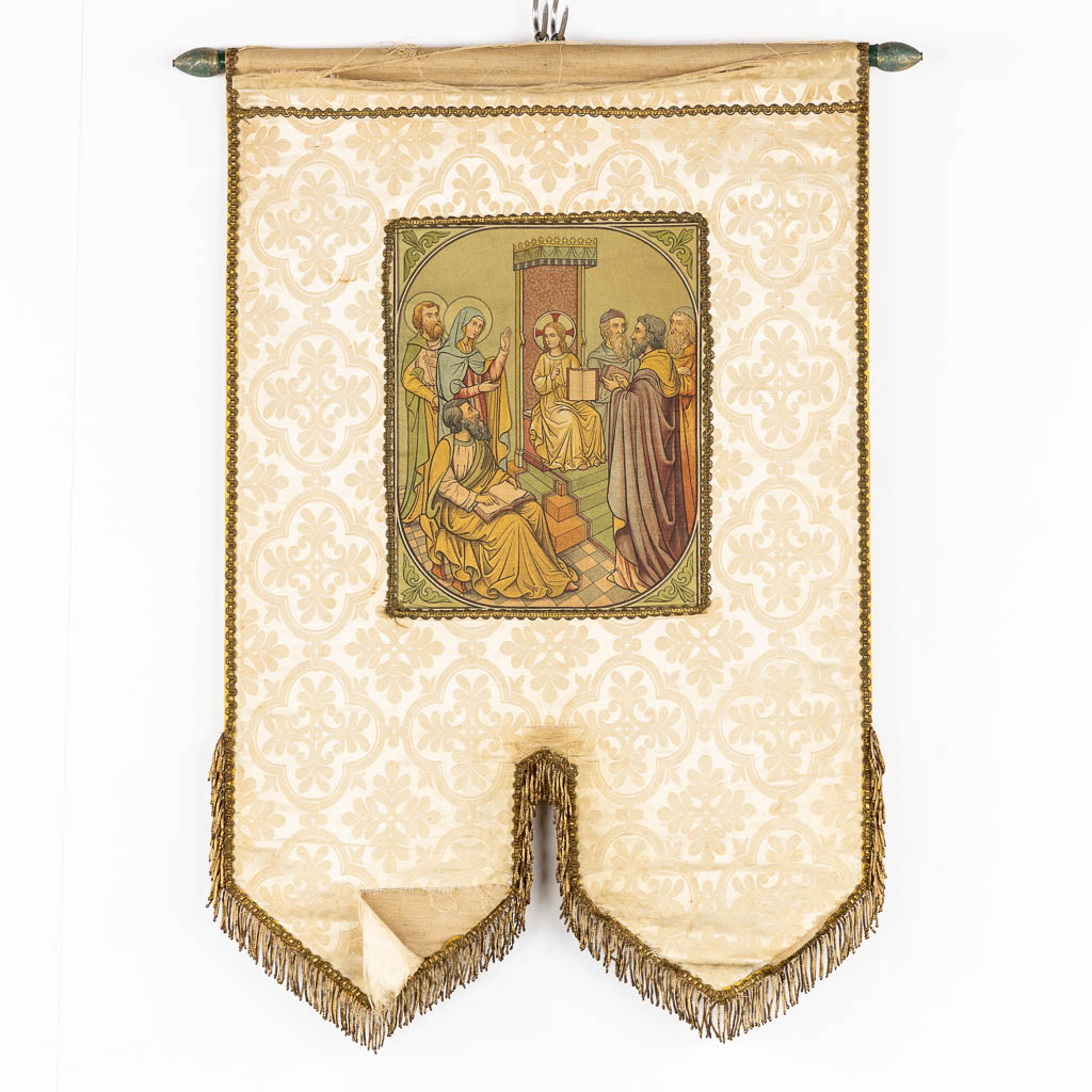 Five banners with Religious scènes, embroidred and printed. Circa 1900.