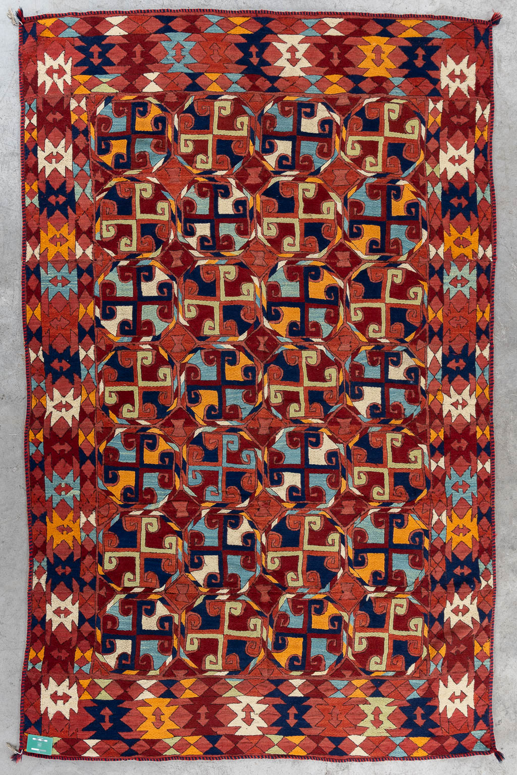 An Oriental hand-made kelim, Uzbek. (L:254 x W:164 cm)