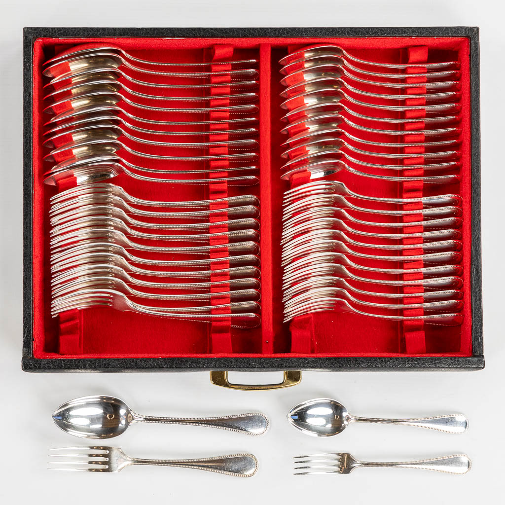 A 184-piece silver-plated cutlery with a Perles decor. (L:36 x W:47 x H:37 cm)