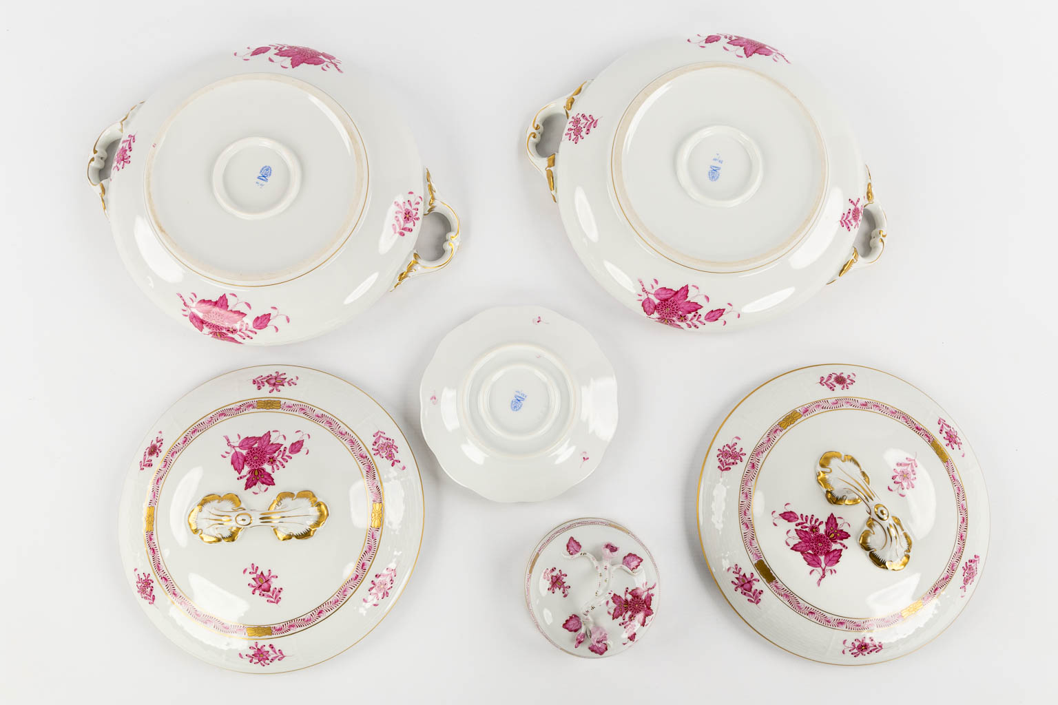 Herend Porcelain, 'Apponyi' an 83-piece hand-painted porcelain dinner service.