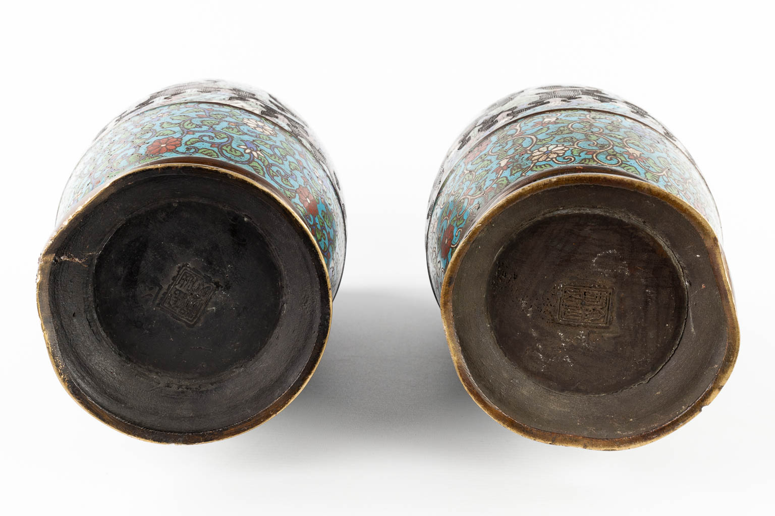 A pair of bronze vases with Champslevé decor. 19th C. (H:40 x D:20 cm)