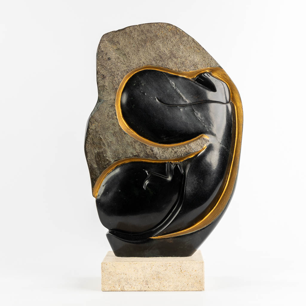 Giovanni WIELANDT (1961) 'Giving Birth' (Springstone). (L:8 x W:32 x H:47,5 cm)