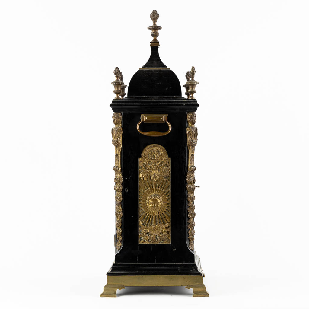 Higgs & Diego Evans, London, an English mantle clock with 8 bells, a gong. 18th C. (L:23 x W:36 x H:63 cm)