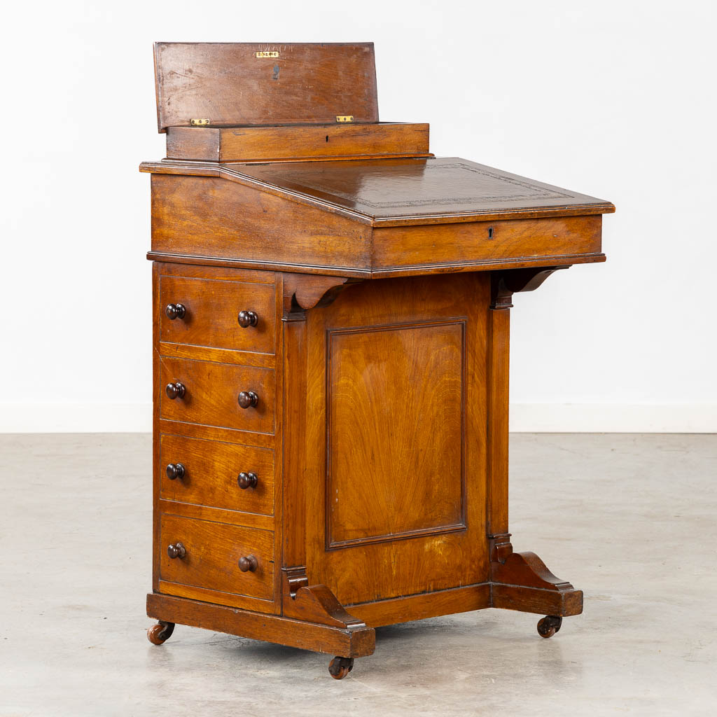 An antique and elegant Davenport desk, leather and wood, 19th C. (L:54 x W:56 x H:90 cm)