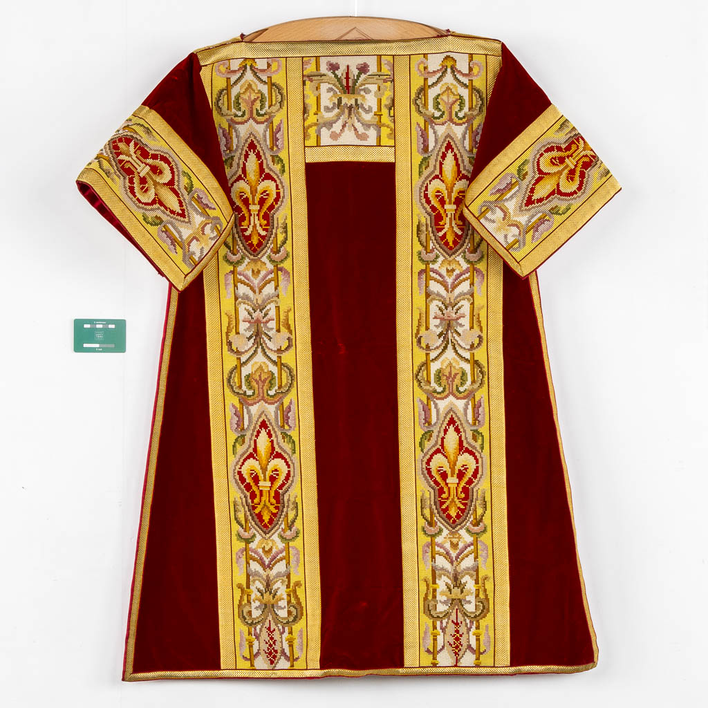 A matching set consisting of two Dalmatics and a Roman Chasuble, embroideries. 