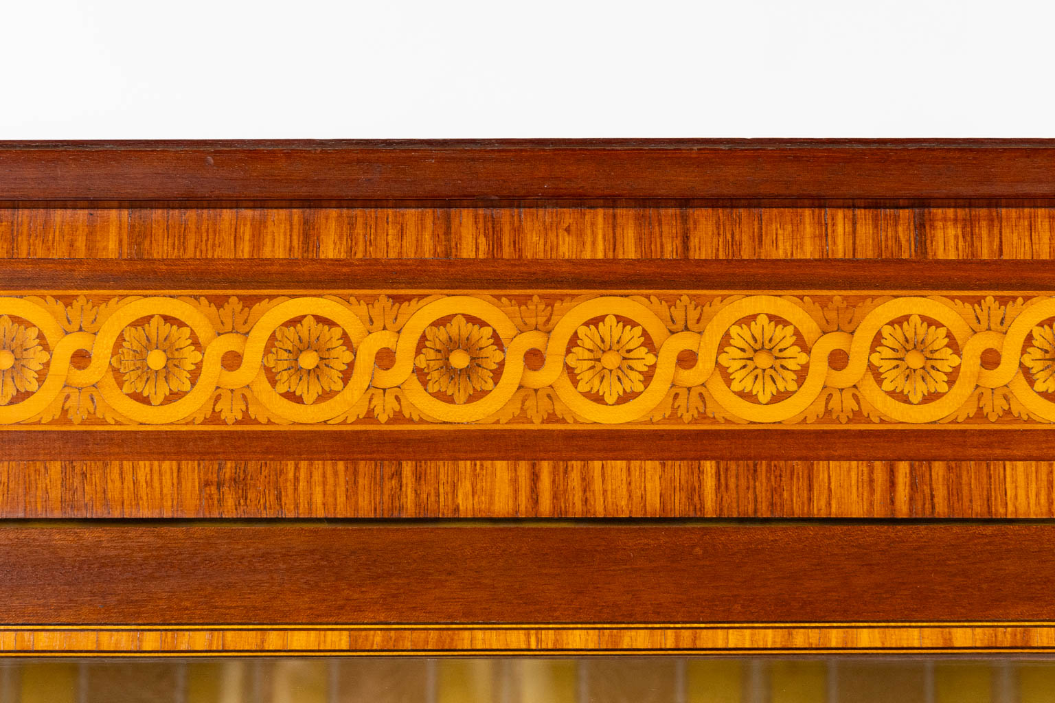 A quality display cabinet, Louis XVI style, circa 1920. (L:50 x W:85 x H:160 cm)