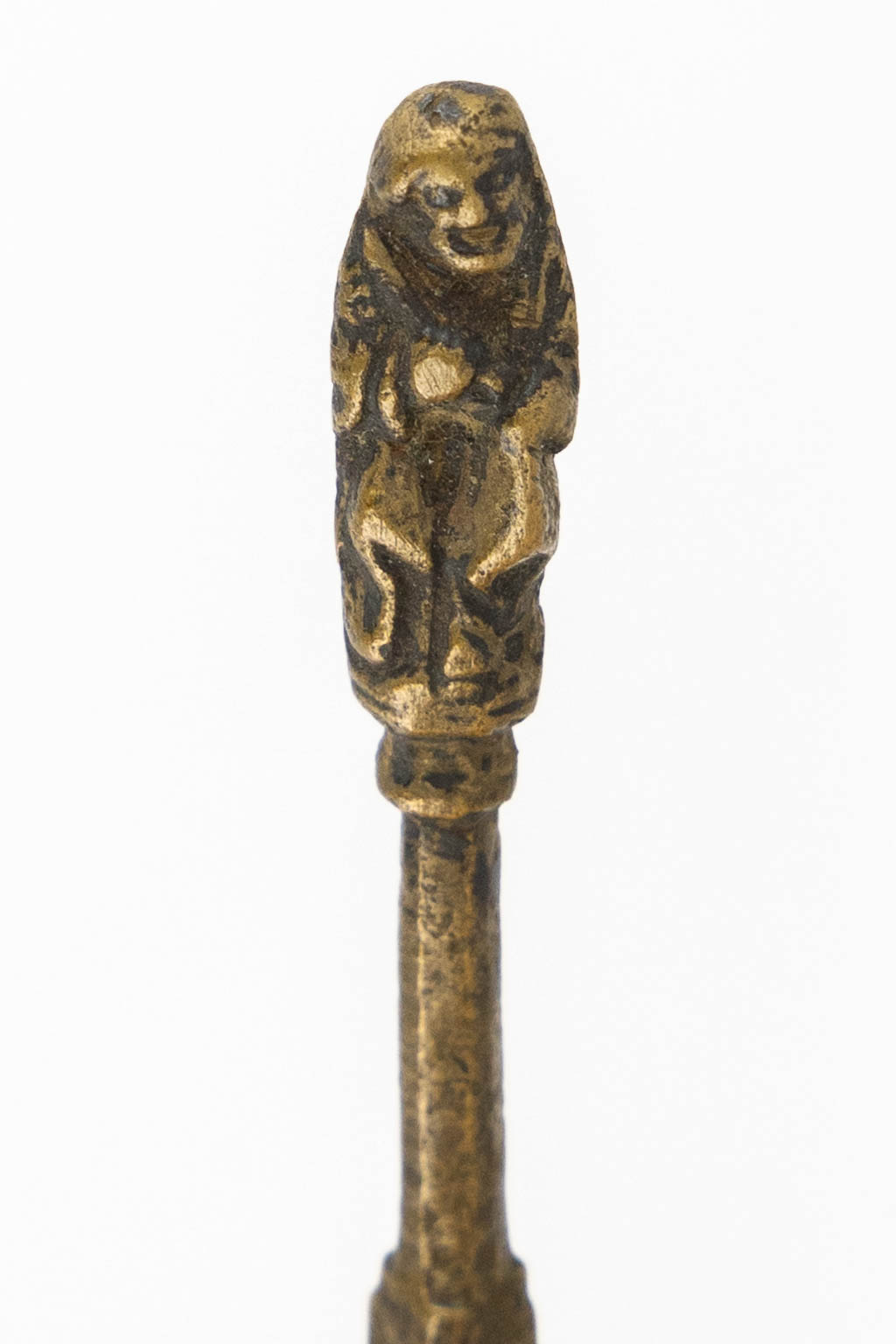 An apostle spoon, added a fork and a pricker, circa 1600. (W:13,4 cm)